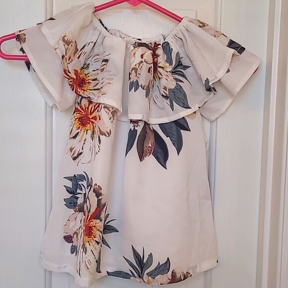 3 for $10! Floral off the Shoulder top - Picture 1 of 6